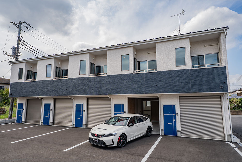 千葉県白井市根の賃貸ガレージハウスとCIVIC TYPE R(FL5)