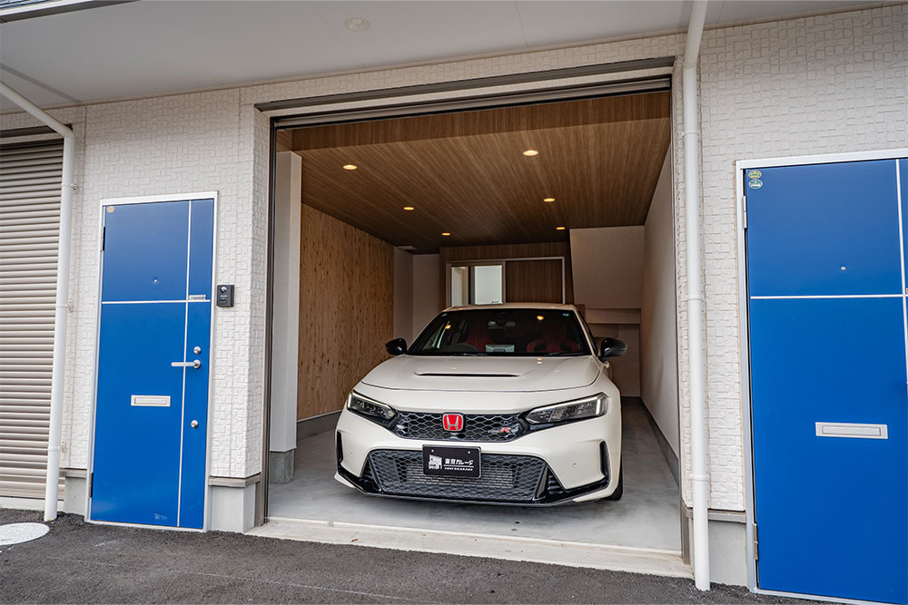 ガレージに駐車したCIVIC TYPE R(FL5)