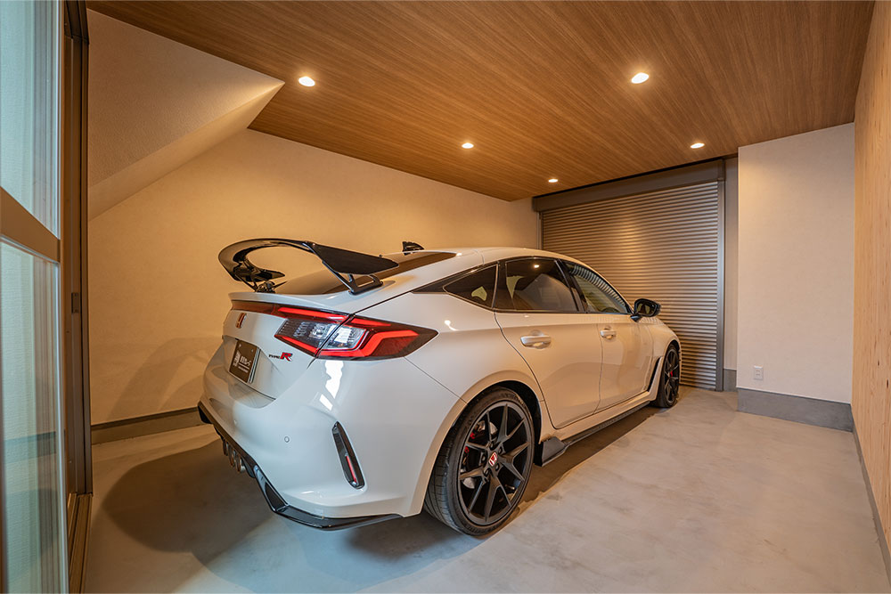 ガレージに駐車したCIVIC TYPE R(FL5)