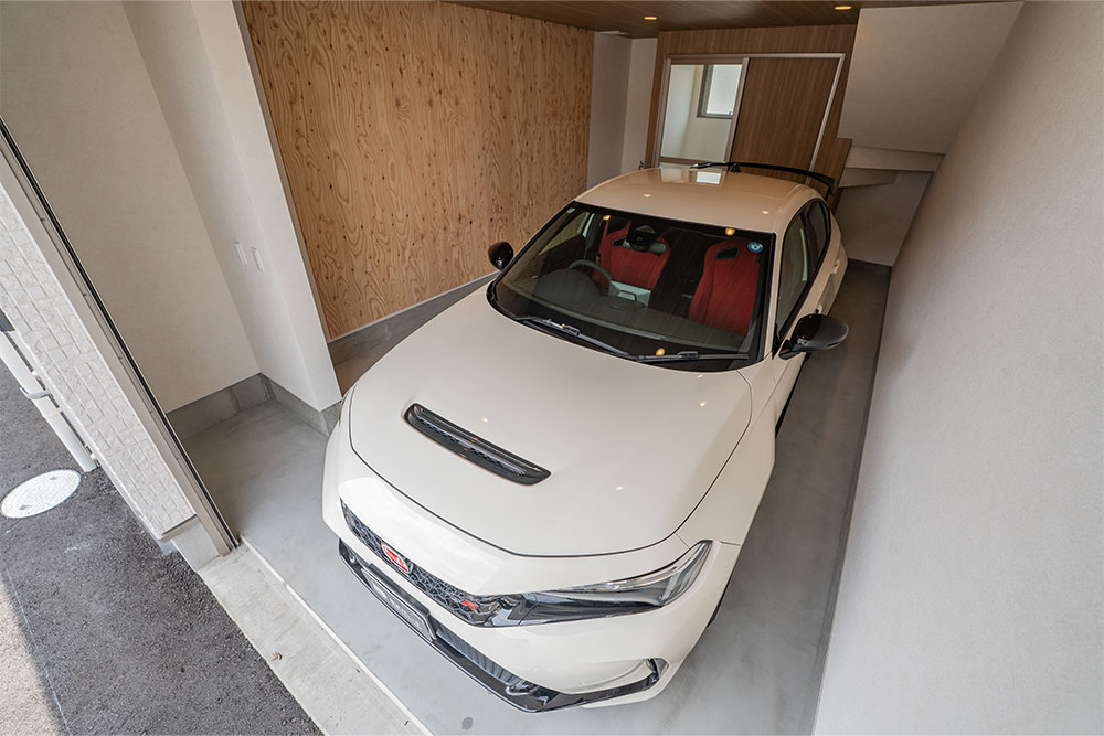 ガレージに駐車したCIVIC TYPE R(FL5)