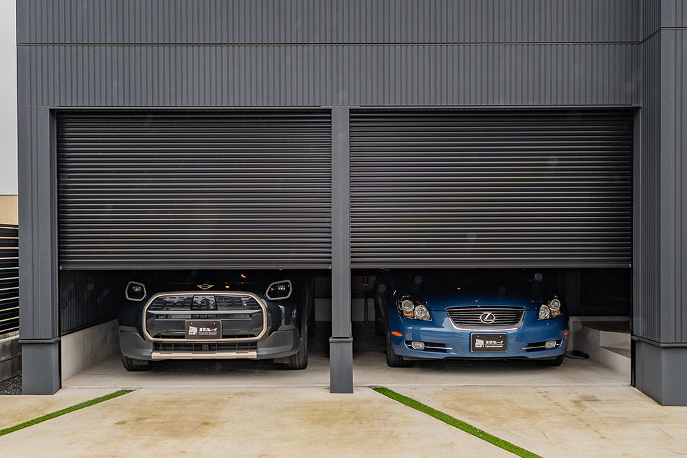 ガレージに駐車したMINI_COUNTRYMAN＆SC430