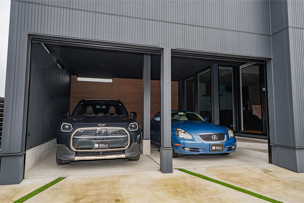 ガレージに駐車したMINI_COUNTRYMAN＆SC430