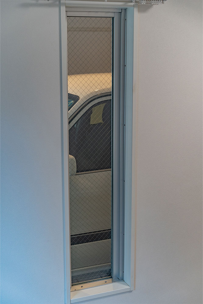 スリット窓
