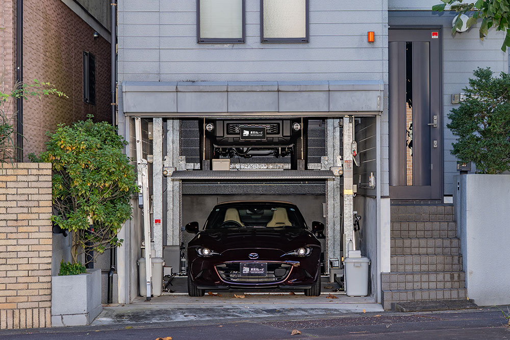 ガレージに駐車したNDロードスター&ジムニー