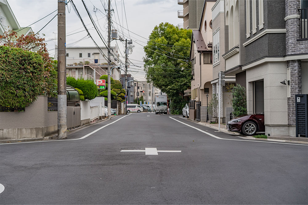 北西側7.7m道路の様子