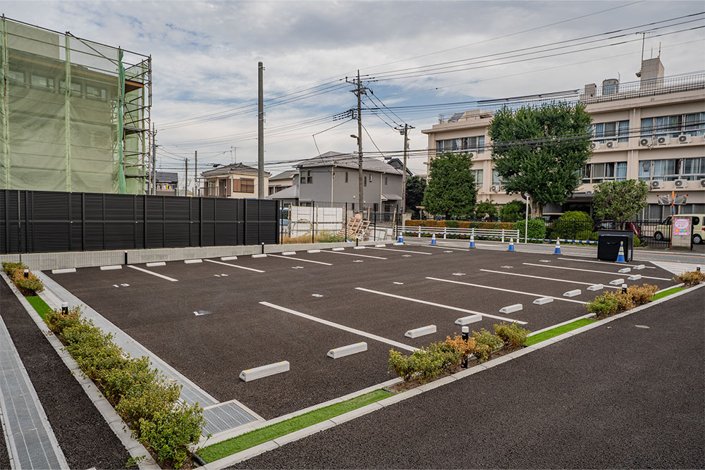 敷地内の月極駐車場