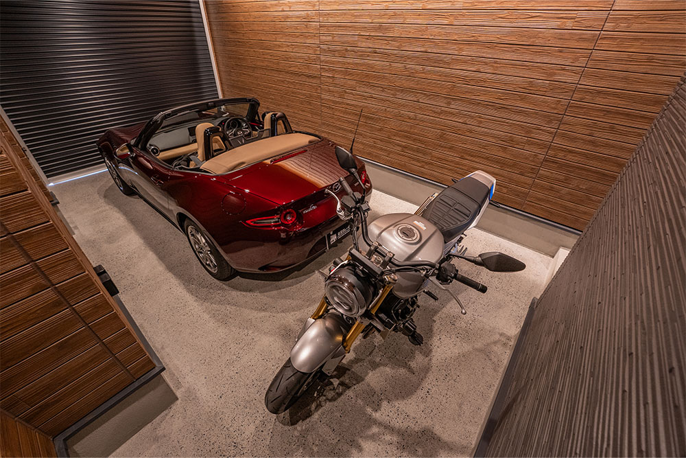 組み合わせにより車+バイクも