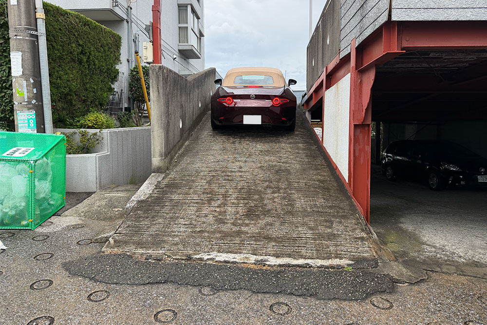 駐車場2Fへのスロープ